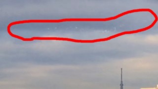 千葉県の上空に半透明のUFOが出現する