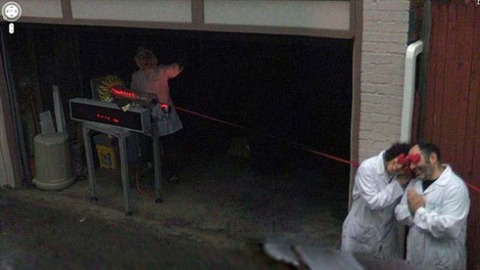 0350735_the_most_bizarre_google_street_view_maps_ever_640_17